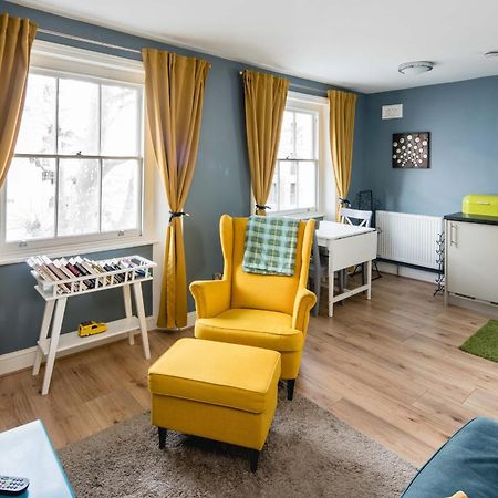 Superb 1Bd Flat In The Heart Of Camden Town Lägenhet London Exteriör bild